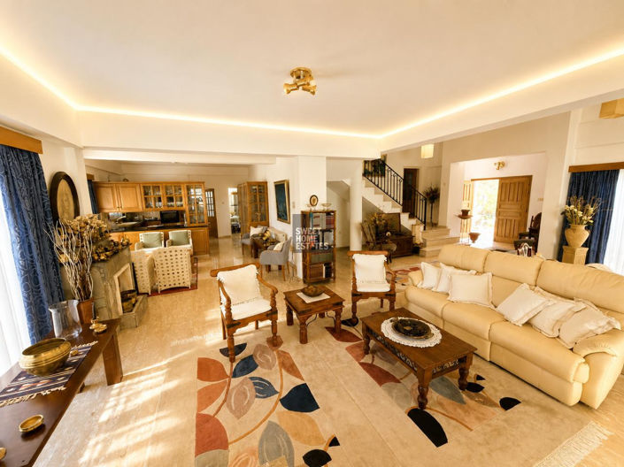 Image No.18-4 Bed House for sale