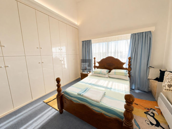 Image No.26-4 Bed House for sale