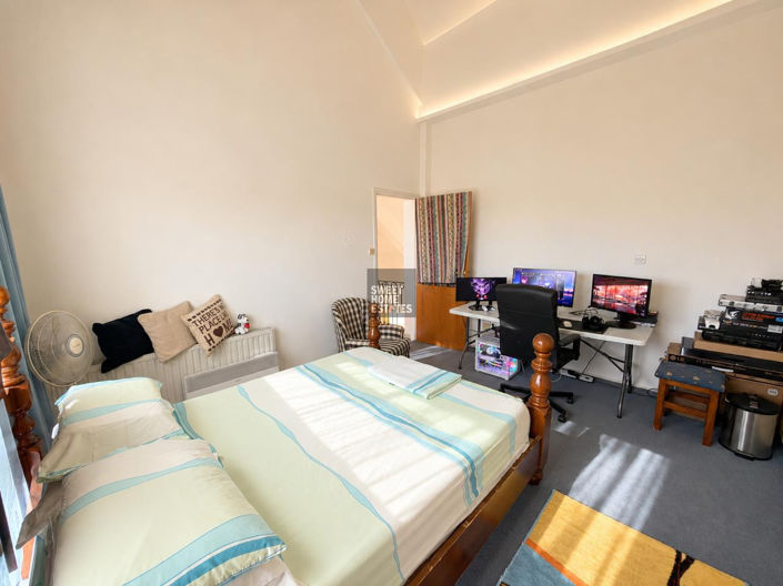 Image No.27-4 Bed House for sale