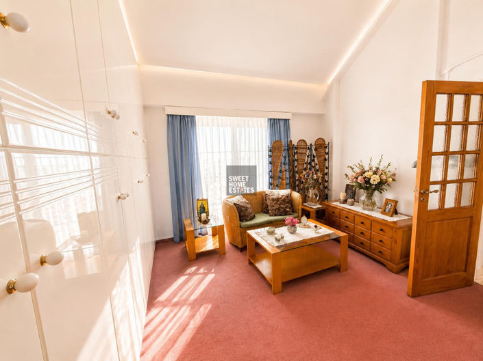 Image No.31-4 Bed House for sale