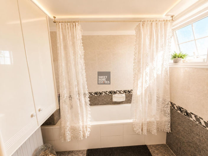 Image No.33-4 Bed House for sale
