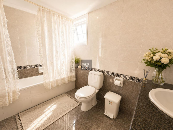 Image No.35-4 Bed House for sale