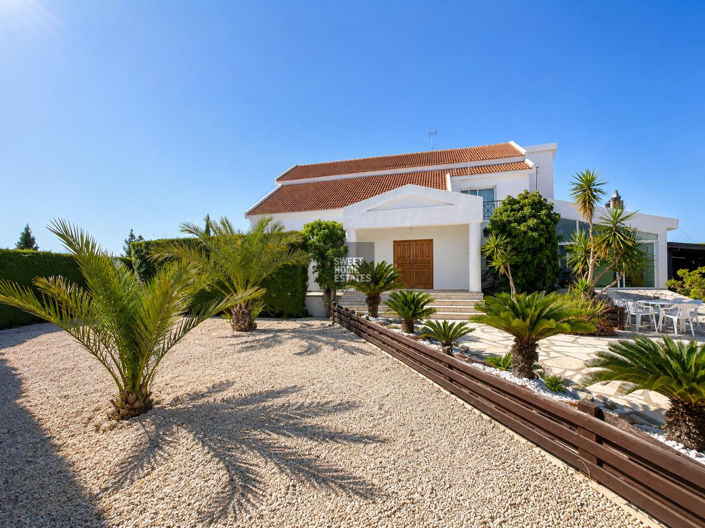 Image No.6-4 Bed House for sale