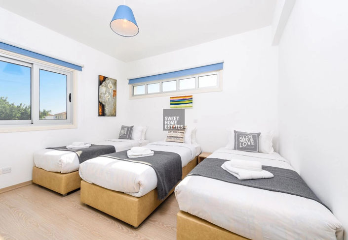 Image No.14-4 Bed House for sale