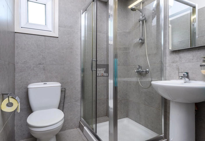 Image No.15-4 Bed House for sale