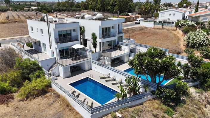 Image No.22-4 Bed House for sale