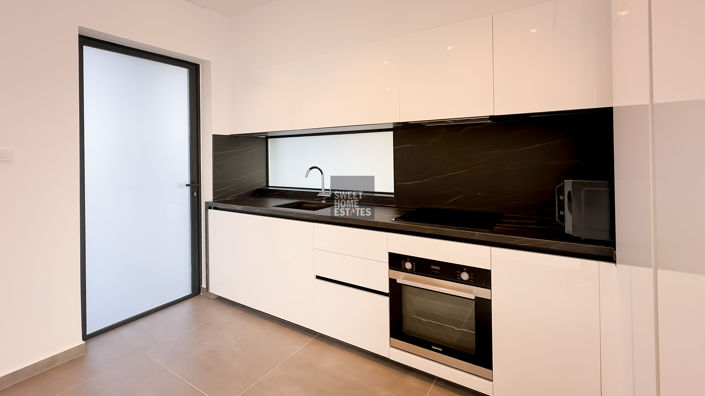 Image No.11-4 Bed House for sale