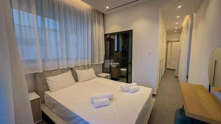 Image No.26-4 Bed House for sale