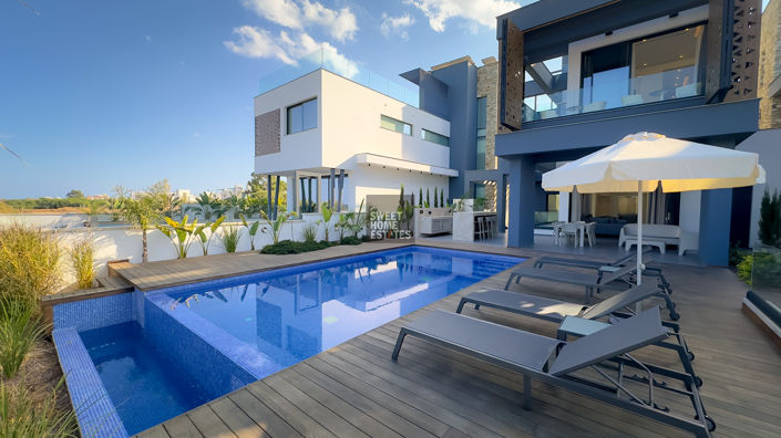 Image No.4-4 Bed House for sale