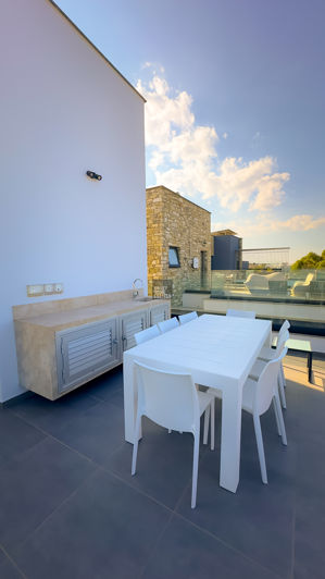 Image No.40-4 Bed House for sale