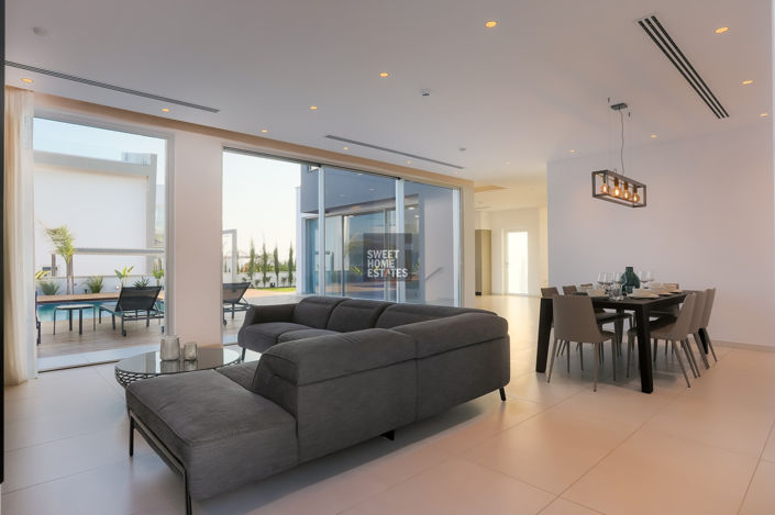 Image No.8-4 Bed House for sale