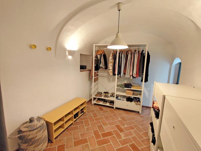 Image No.7-6 Bed Townhouse for sale