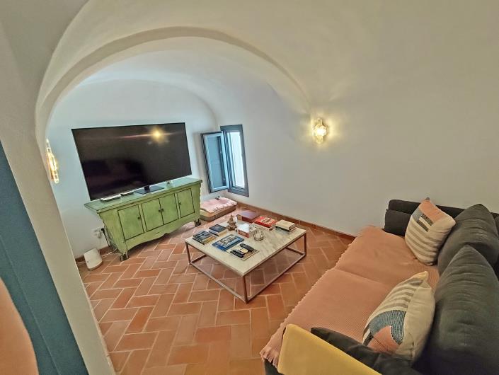 Image No.10-6 Bed Townhouse for sale