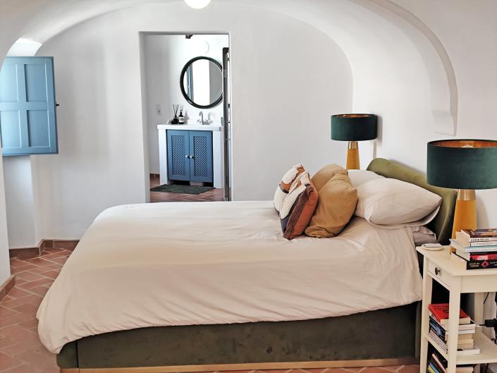 Image No.13-6 Bed Townhouse for sale