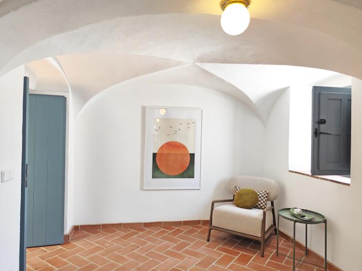 Image No.15-6 Bed Townhouse for sale