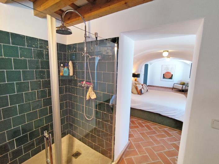 Image No.20-6 Bed Townhouse for sale