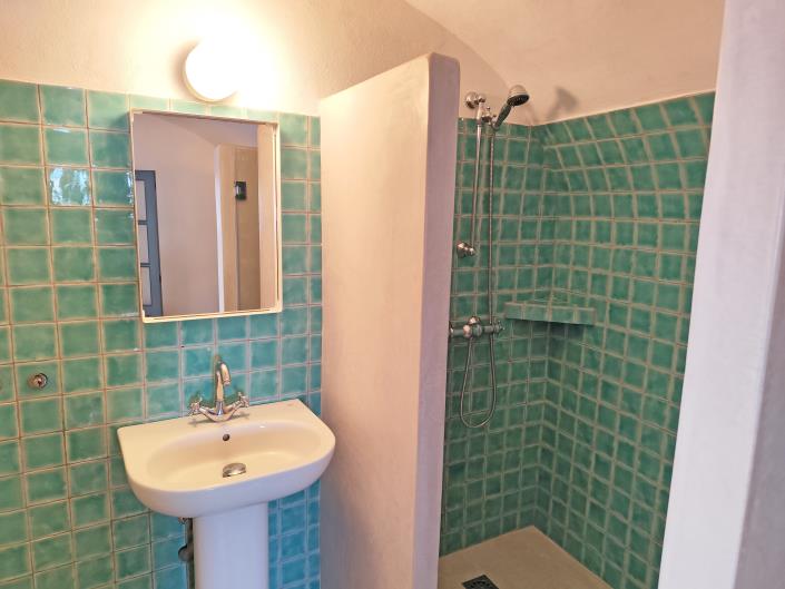 Image No.24-6 Bed Townhouse for sale