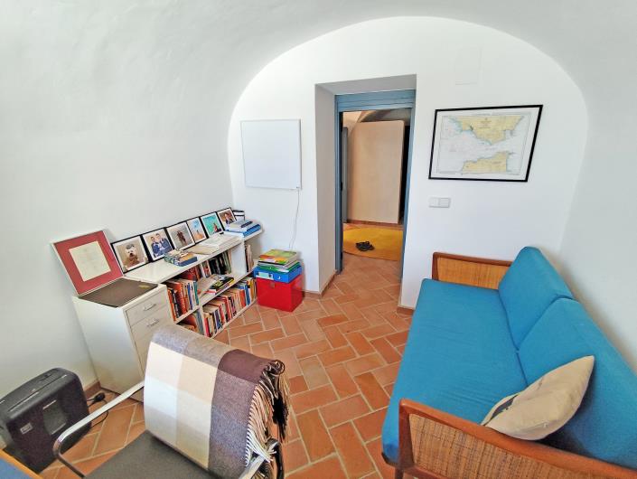 Image No.23-6 Bed Townhouse for sale