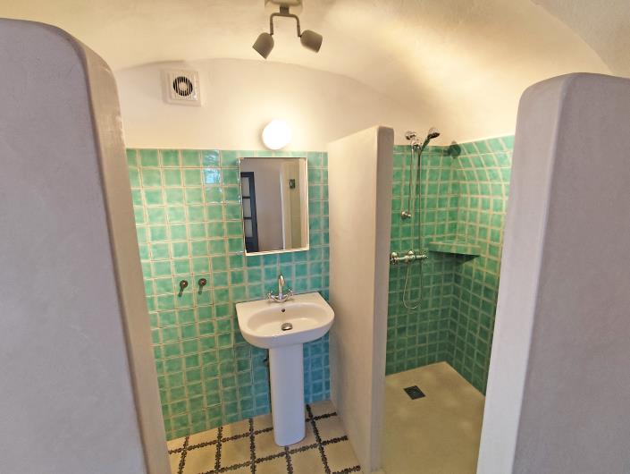 Image No.26-6 Bed Townhouse for sale