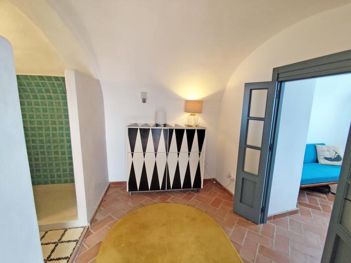 Image No.25-6 Bed Townhouse for sale