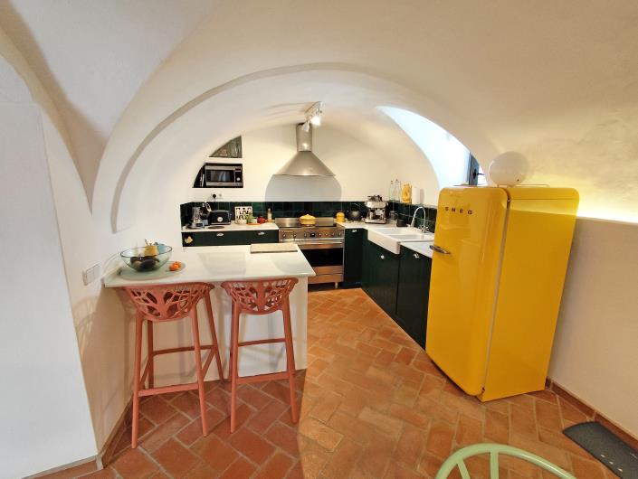 Image No.28-6 Bed Townhouse for sale