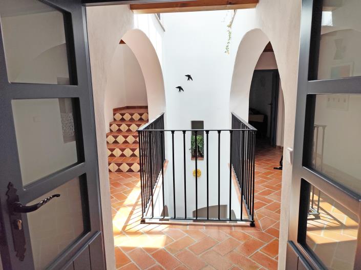 Image No.27-6 Bed Townhouse for sale