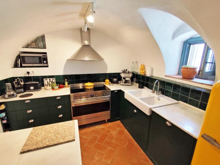 Image No.29-6 Bed Townhouse for sale