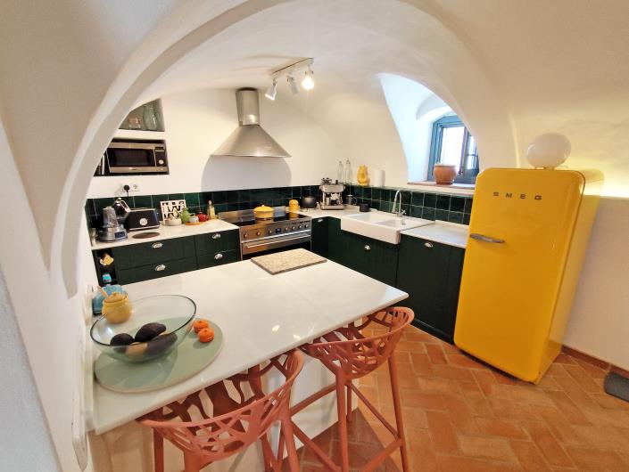 Image No.30-6 Bed Townhouse for sale