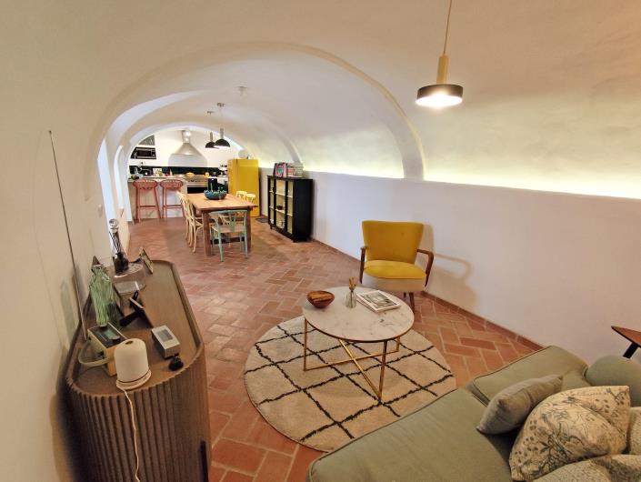 Image No.32-6 Bed Townhouse for sale