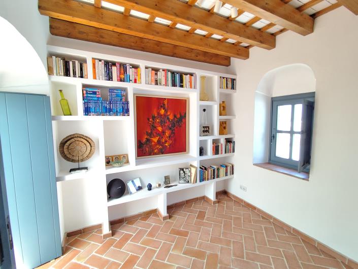 Image No.35-6 Bed Townhouse for sale