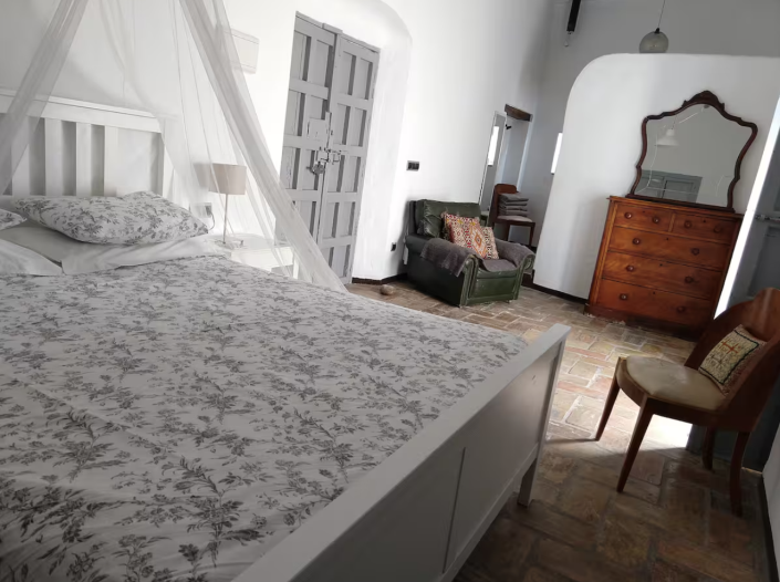 Image No.36-4 Bed Townhouse for sale