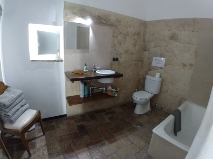 Image No.25-4 Bed Townhouse for sale