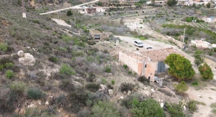 Image No.14-3 Bed Farmhouse for sale