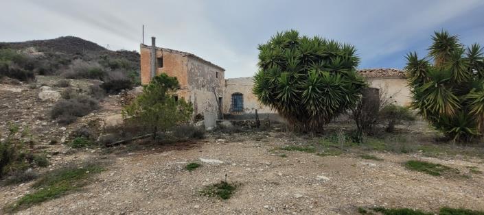 Image No.27-3 Bed Farmhouse for sale