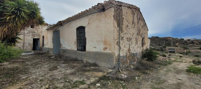 Image No.29-3 Bed Farmhouse for sale