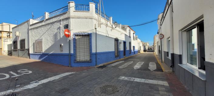 Image No.1-5 Bed Townhouse for sale