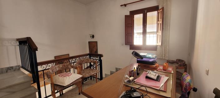 Image No.3-5 Bed Townhouse for sale