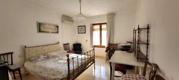 Image No.5-5 Bed Townhouse for sale