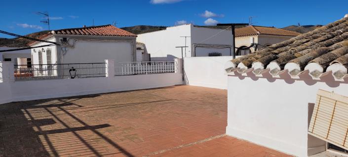 Image No.13-5 Bed Townhouse for sale