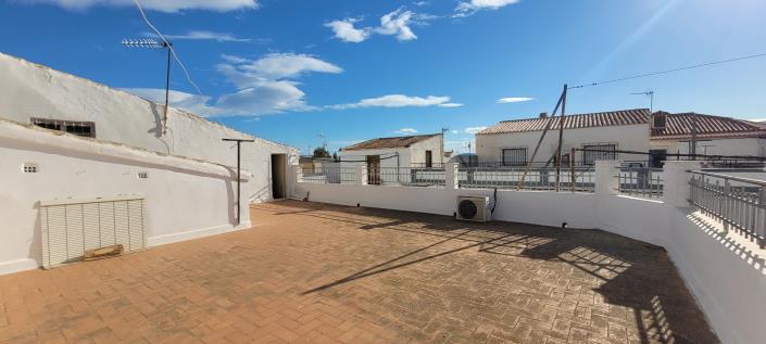 Image No.17-5 Bed Townhouse for sale