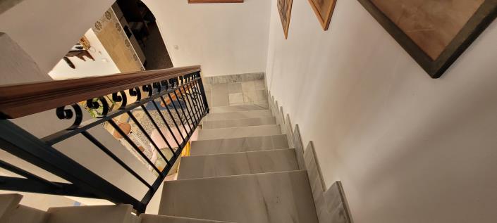 Image No.21-5 Bed Townhouse for sale