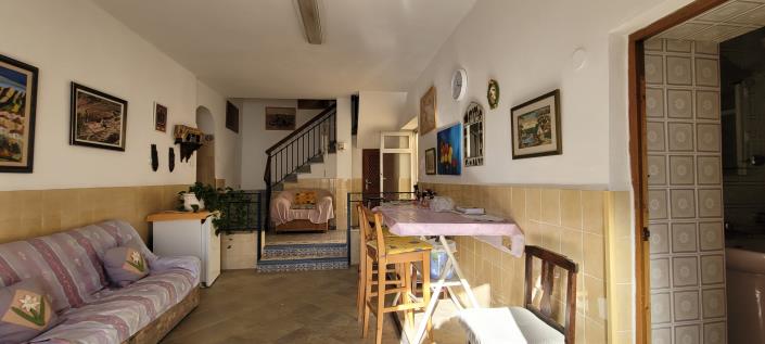 Image No.23-5 Bed Townhouse for sale