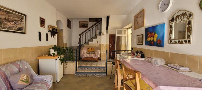 Image No.28-5 Bed Townhouse for sale