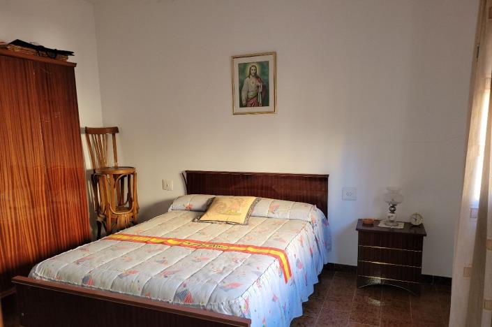 Image No.48-4 Bed Bungalow for sale