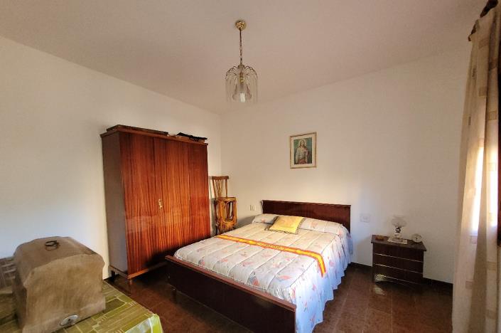 Image No.29-4 Bed Bungalow for sale