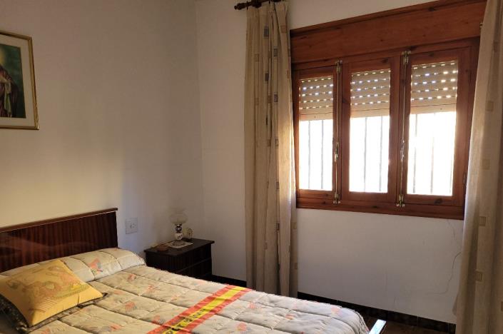 Image No.37-4 Bed Bungalow for sale