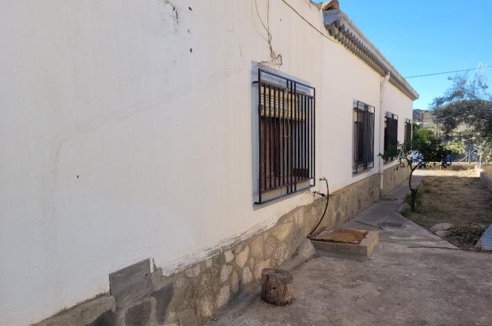 Image No.19-4 Bed Bungalow for sale