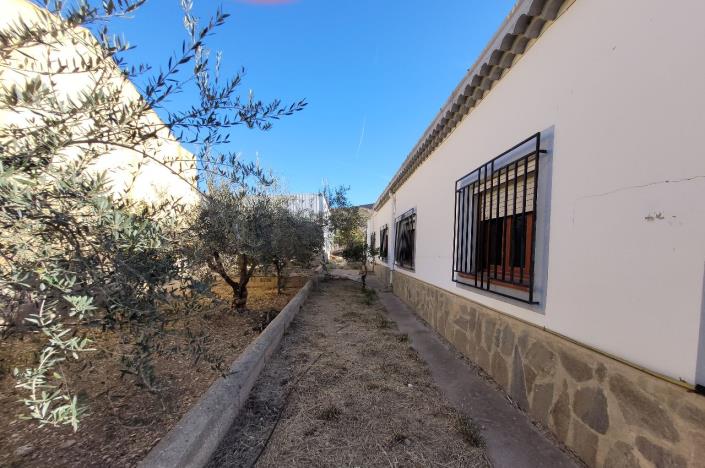 Image No.20-4 Bed Bungalow for sale