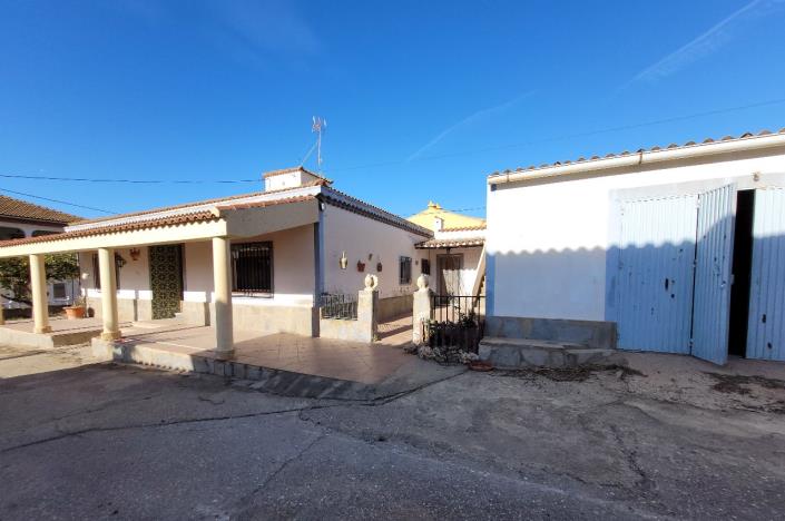 Image No.14-4 Bed Bungalow for sale