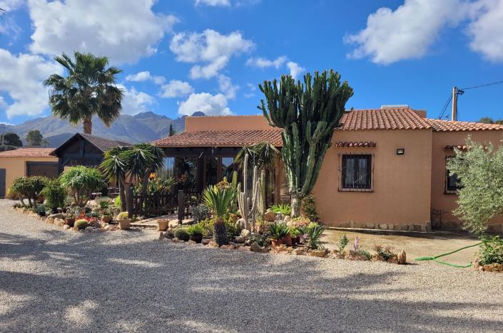 Image No.2-3 Bed Bungalow for sale